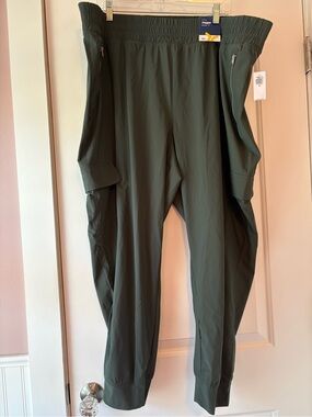 NWT Old Navy High-Waisted SleekTech Cargo Joggers